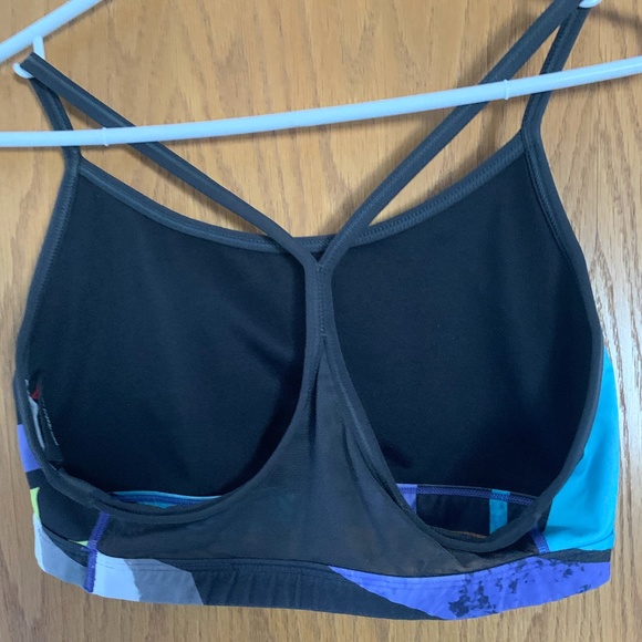 reebok Y sports bra - Picture 2 of 3